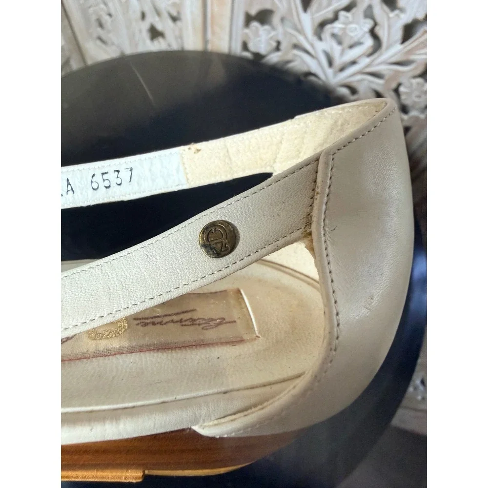 Etienne Aigner Cream Leather Cut Out Pointy Toe Kitten Heels Made in Italy 8.5/9